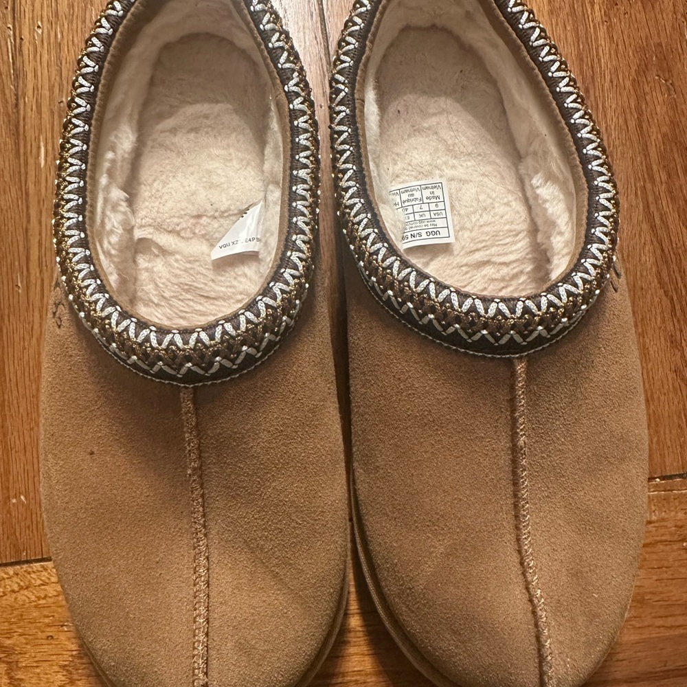 Ugg Women’s Chestnut Size 9 Tasman II
